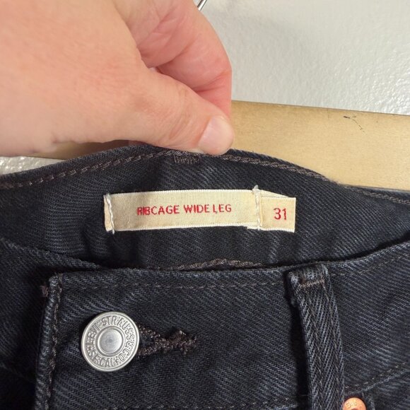 Levi's Ribcage Wide Leg Crop Jeans Size 31 Black Denim High Waist Hemmed - Picture 3 of 9